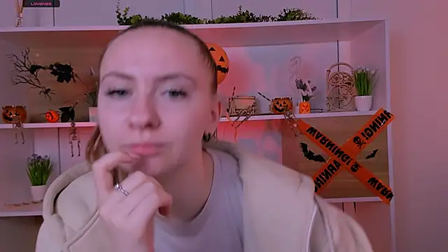 mila glow1 online show from November 3, 2025, 5:42 am