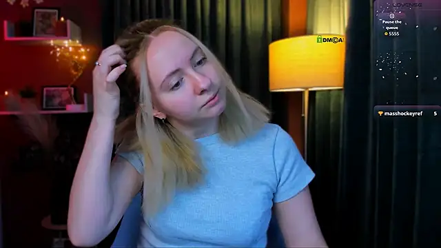 mila glow1 online show from April 20, 2026, 7:04 pm