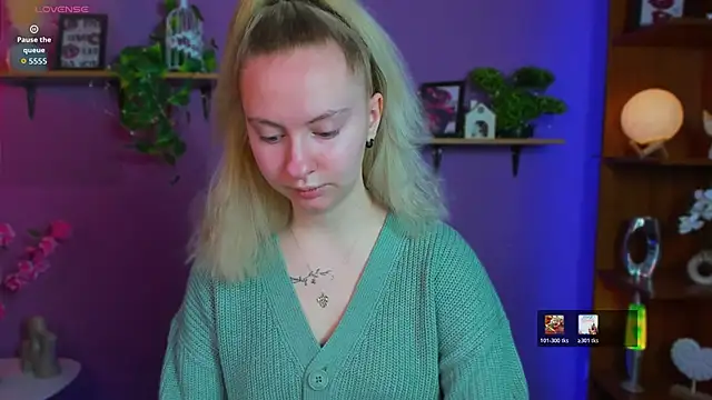 mila glow1 online show from April 23, 2026, 6:32 pm