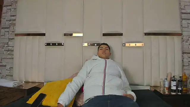 ClioandDemeteer online show from September 27, 2025, 3:44 am