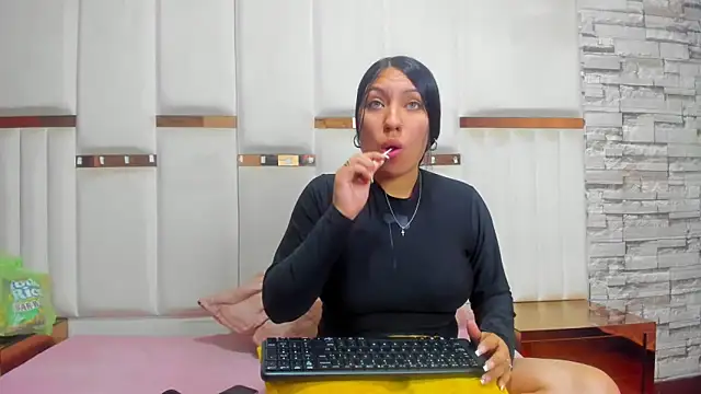 ClioandDemeteer online show from October 1, 2025, 2:39 am