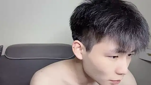 xiaoyang5200 online show from November 14, 2025, 3:11 pm