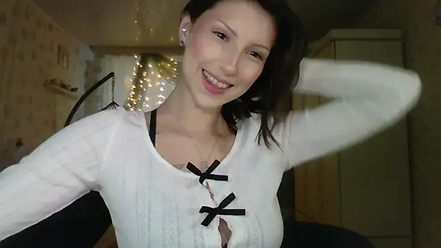 RuxaShade online show from December 15, 2025, 11:14 am