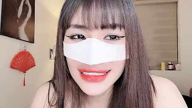 MaiLiiil online show from October 9, 2025, 3:54 pm