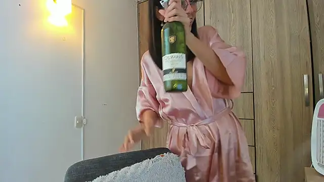 horny adiction online show from March 5, 2026, 8:27 pm