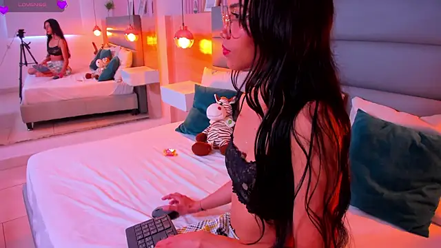 miyu lu online show from September 30, 2025, 3:28 pm