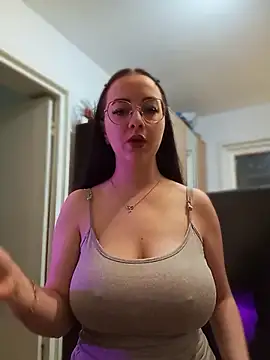 IvyClouds online show from June 21, 2026, 8:06 am