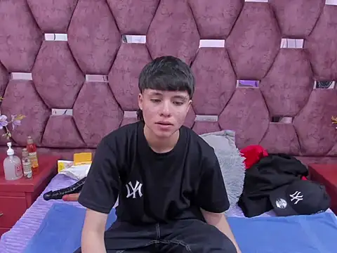 Bruno Cruzz online show from December 5, 2025, 2:42 am