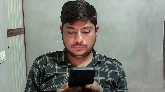 Ajmersingh335512 online show from April 22, 2026, 4:52 pm