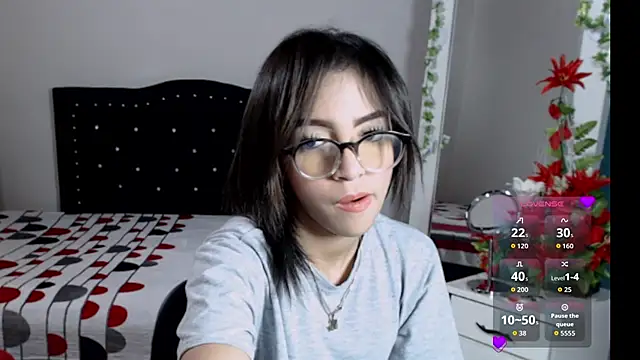 Snapshot of Coraline_Playful chatting on September 18, 2025, 12:40 pm Coraline Playful online show from September 18, 2025, 12:40 pm