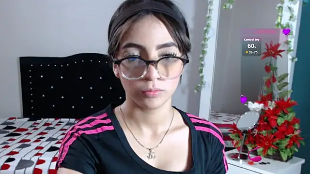 Snapshot of Coraline_Playful chatting on September 19, 2025, 7:14 pm Coraline Playful online show from September 19, 2025, 7:14 pm