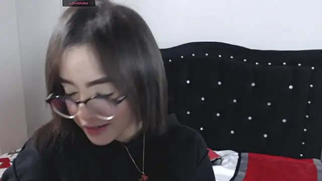 Snapshot of Coraline_Playful chatting on September 25, 2025, 12:31 pm Coraline Playful online show from September 25, 2025, 12:31 pm