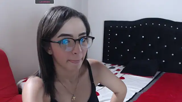 Snapshot of Coraline_Playful chatting on October 4, 2025, 6:50 pm Coraline Playful online show from October 4, 2025, 6:50 pm