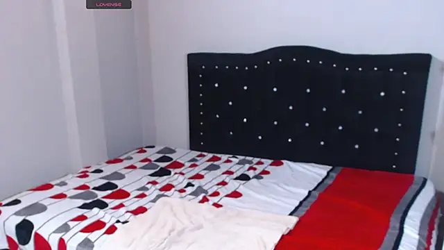 Snapshot of Coraline_Playful chatting on October 23, 2025, 7:12 pm Coraline Playful online show from October 23, 2025, 7:12 pm