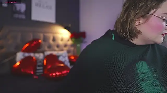 Alissa S online show from February 12, 2025, 1:06 pm