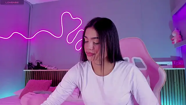 SammyRose  online show from April 21, 2026, 8:34 pm