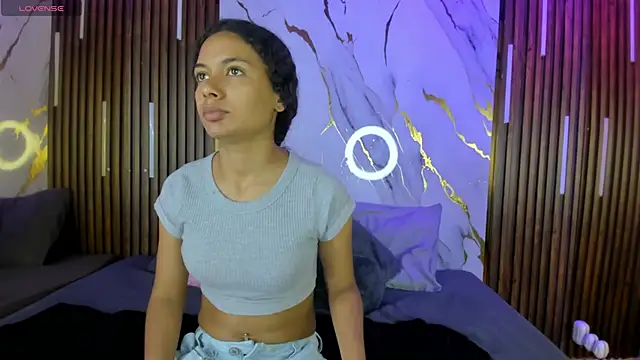 VictoriaDuart online show from September 20, 2025, 8:10 pm