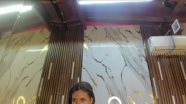 VictoriaDuart online show from May 18, 2026, 7:52 pm