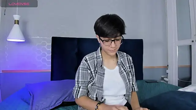 Tsuki Maru online show from September 30, 2025, 12:43 pm