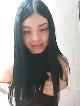 LunaJacobs online show from April 22, 2026, 10:22 pm