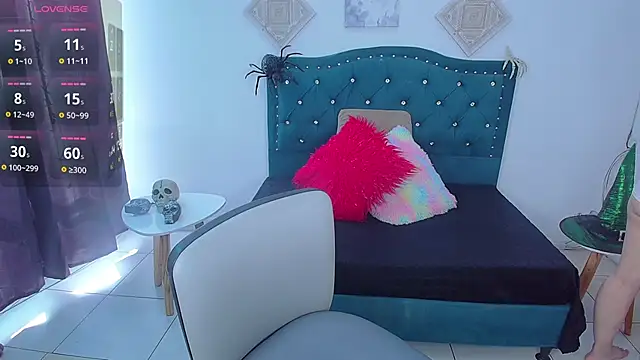 IamBunny f w online show from October 27, 2025, 1:37 pm