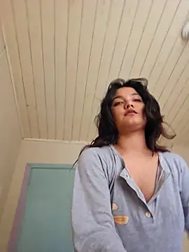 Hellenlin online show from October 15, 2025, 5:57 pm