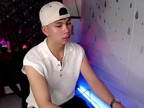 ursweet jade online show from October 14, 2025, 10:05 am