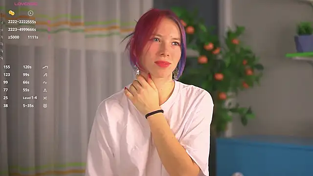 JuliannaWenger online show from November 17, 2025, 4:35 pm