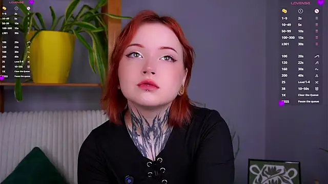 MarnaHarbor online show from October 19, 2025, 1:23 pm