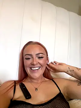 RedHeadRoxyUK online show from October 24, 2025, 10:00 am