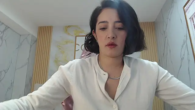 sara lopez s online show from September 19, 2025, 1:12 pm