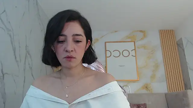 sara lopez s online show from October 3, 2025, 1:19 pm