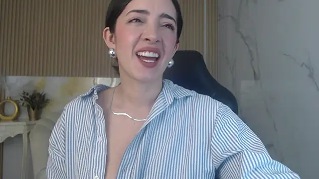 Snapshot of sara_lopez_s chatting on May 8, 2026, 2:00 pm sara lopez s online show from May 8, 2026, 2:00 pm