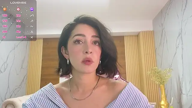 Snapshot of sara_lopez_s chatting on June 8, 2026, 2:17 pm sara lopez s online show from June 8, 2026, 2:17 pm