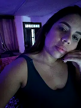 GabyMontenegro online show from September 30, 2025, 11:15 am