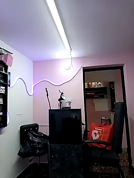 GabyMontenegro online show from October 17, 2025, 5:59 pm