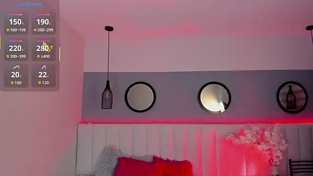 Snapshot of Mila_Hank_ chatting on September 28, 2025, 12:32 pm Mila Hank online show from September 28, 2025, 12:32 pm