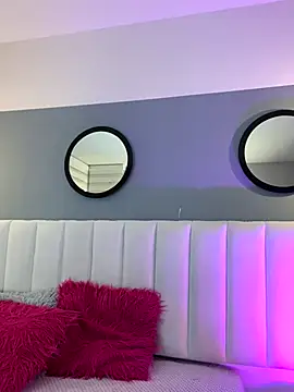 Snapshot of Mila_Hank_ chatting on October 14, 2025, 12:17 pm Mila Hank online show from October 14, 2025, 12:17 pm