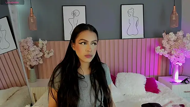 Snapshot of Mila_Hank_ chatting on February 18, 2026, 12:12 pm Mila Hank online show from February 18, 2026, 12:12 pm