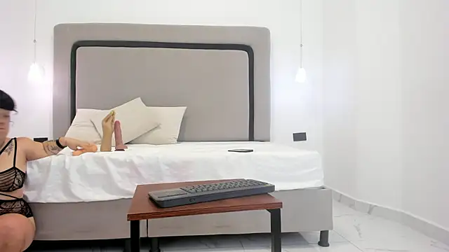 PamelaBonnet mml online show from April 18, 2026, 7:29 pm