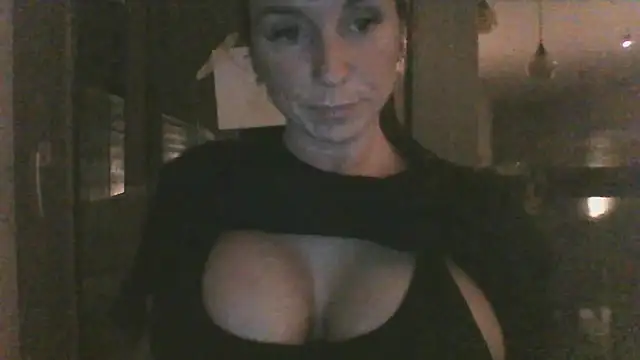 Justnani001 online show from September 26, 2025, 8:46 pm