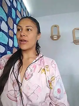 KittyHoleshot87 online show from February 2, 2026, 3:00 pm