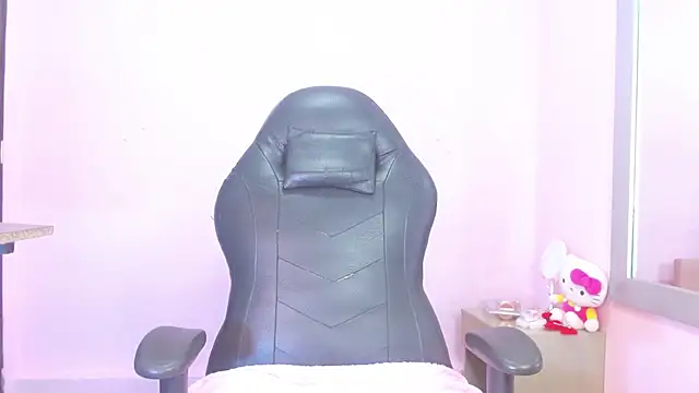 kiity horny  online show from October 29, 2025, 12:51 pm