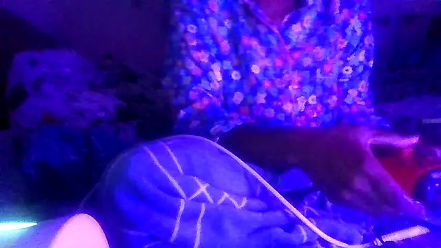 prettymaa online show from April 10, 2026, 5:23 am