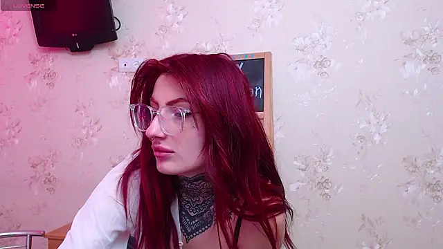 Nina Blum  online show from February 3, 2026, 7:13 am