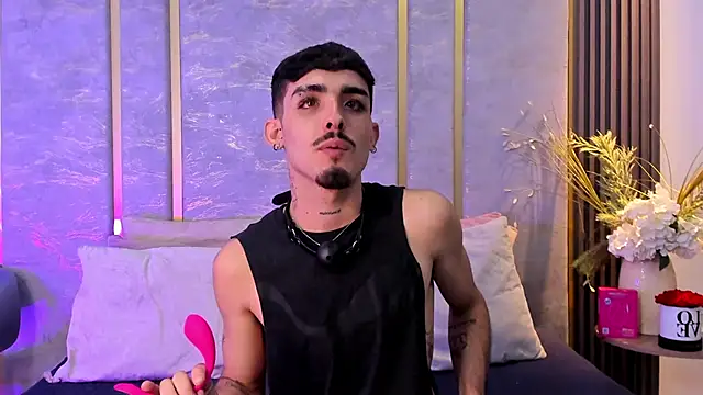 NikoStone  online show from September 14, 2025, 4:44 am