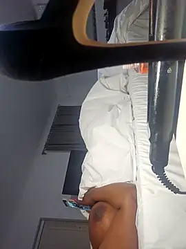 trickyOne online show from October 31, 2025, 6:42 pm