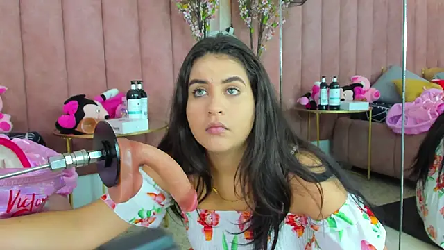 LizzyOlsen online show from October 18, 2025, 9:26 pm