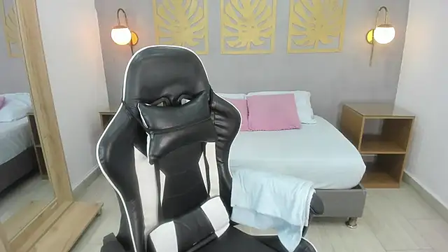 coral15  online show from October 3, 2025, 1:57 am