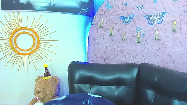 christopher Hot online show from April 28, 2026, 3:00 am